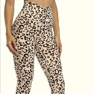 Colorfulkoala leopard print leggings